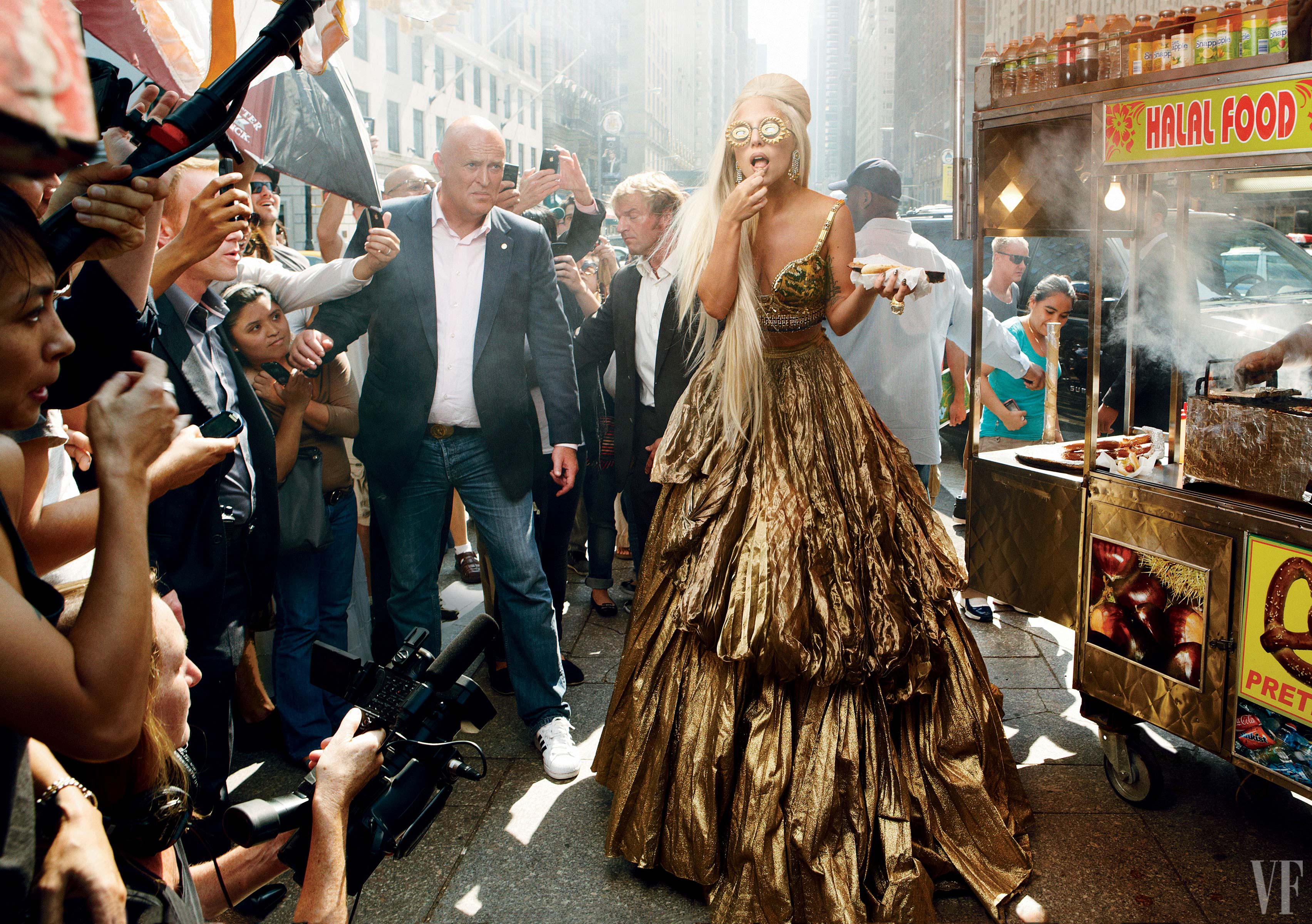Vanity_Fair_Lady_Gaga_crowd